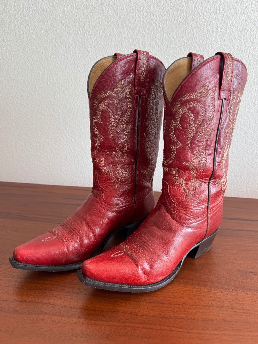 Shyanne Red Snip Toe Western Boots - Like new